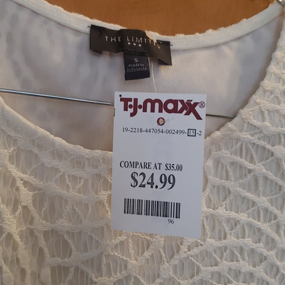 Gorgeous Lace Top - Picture 6 of 6